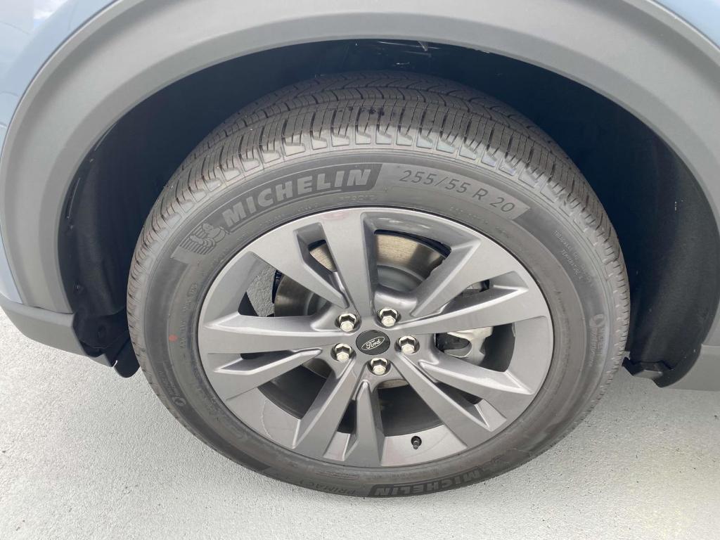 new 2025 Ford Explorer car, priced at $46,935