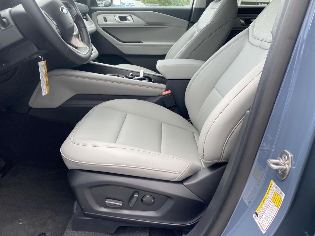 new 2025 Ford Explorer car, priced at $46,935