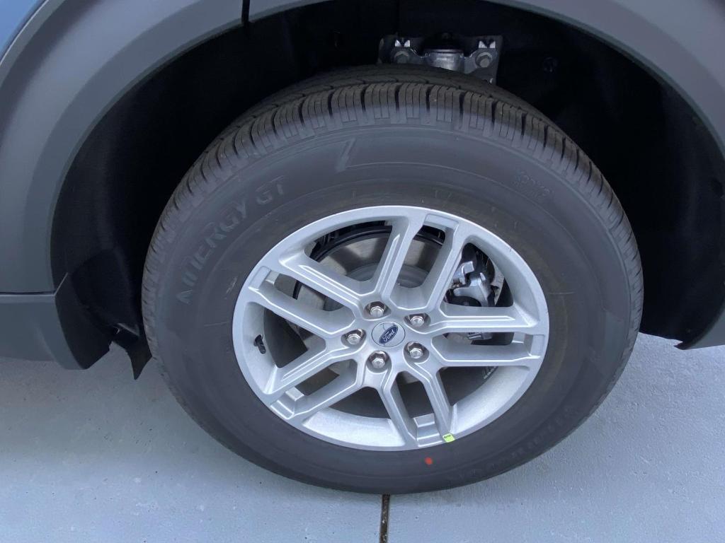 new 2025 Ford Explorer car, priced at $41,320
