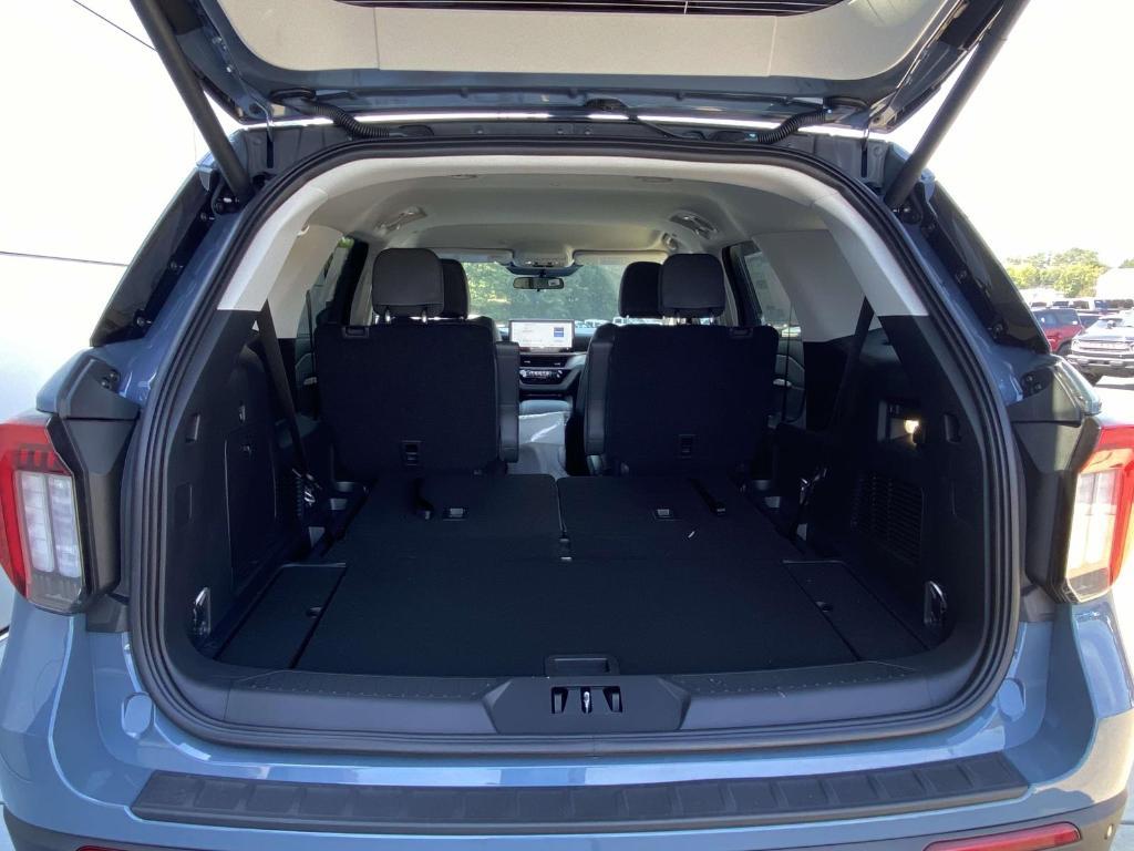 new 2025 Ford Explorer car, priced at $41,320