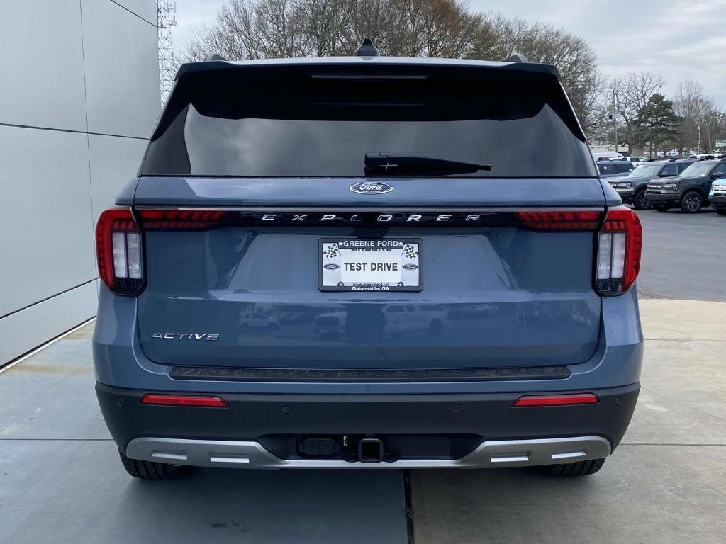 new 2025 Ford Explorer car, priced at $40,965