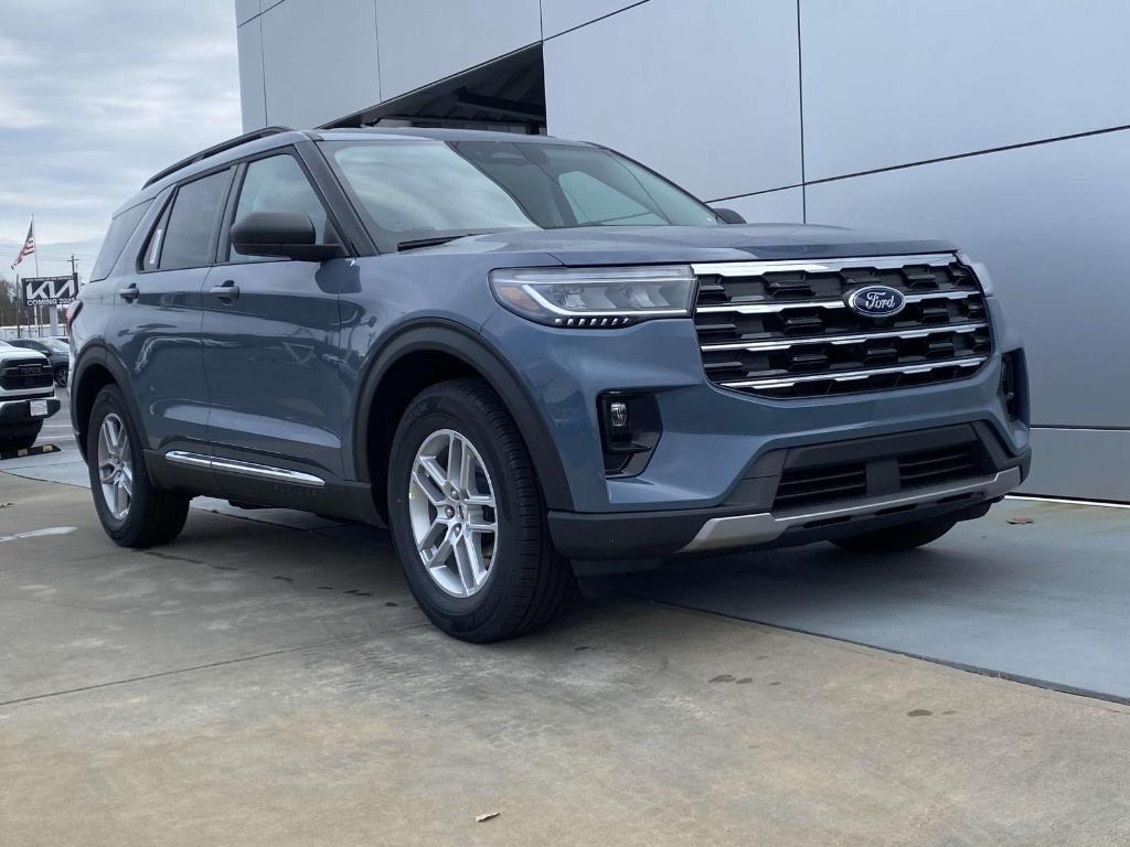 new 2025 Ford Explorer car, priced at $40,965