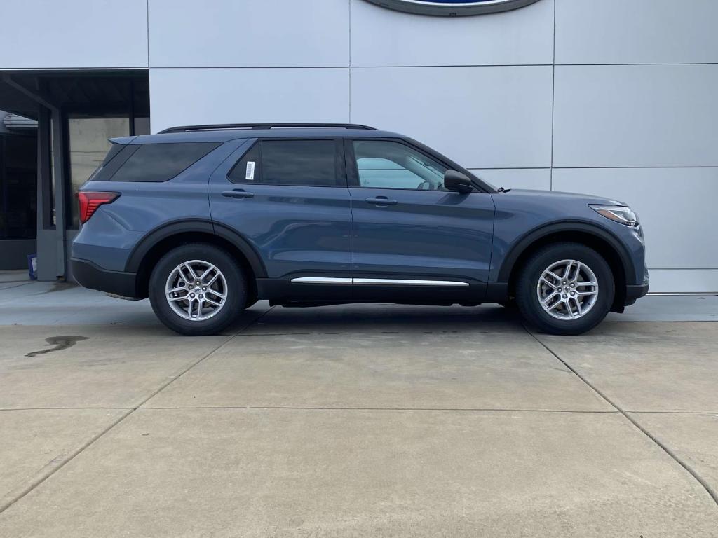 new 2025 Ford Explorer car, priced at $40,965