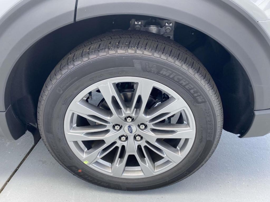 new 2025 Ford Explorer car, priced at $53,120