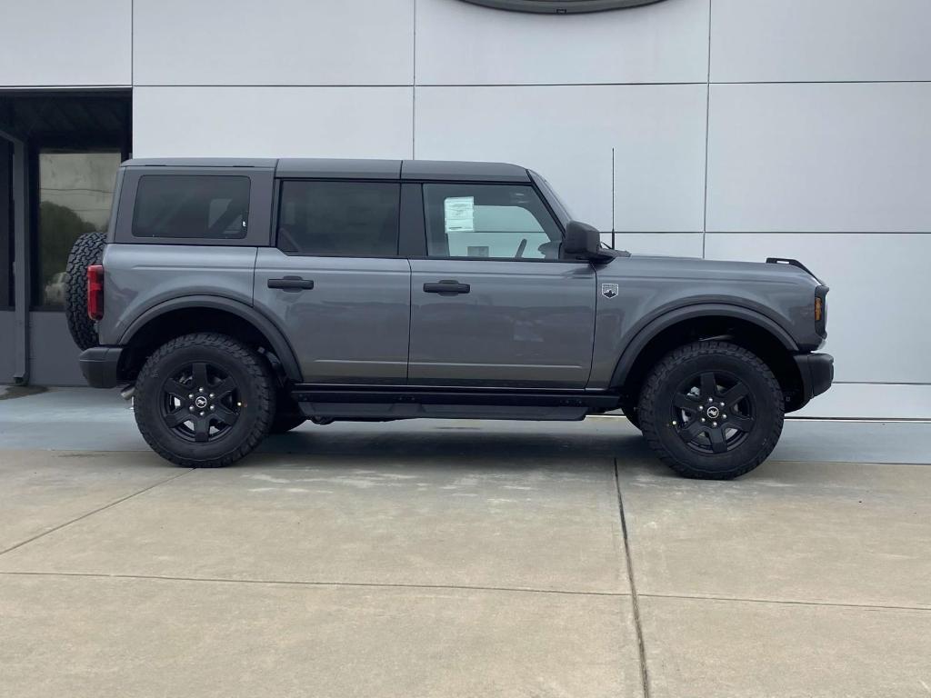new 2025 Ford Bronco car, priced at $50,595