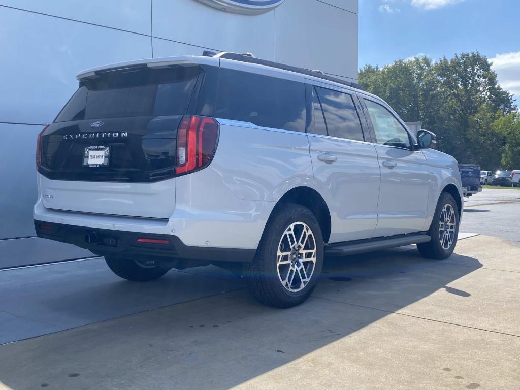 new 2025 Ford Expedition car, priced at $69,645