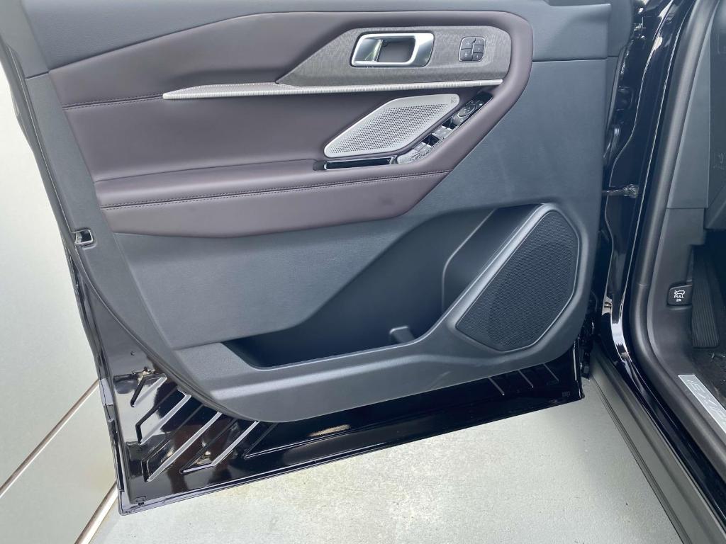 new 2025 Ford Explorer car, priced at $49,820