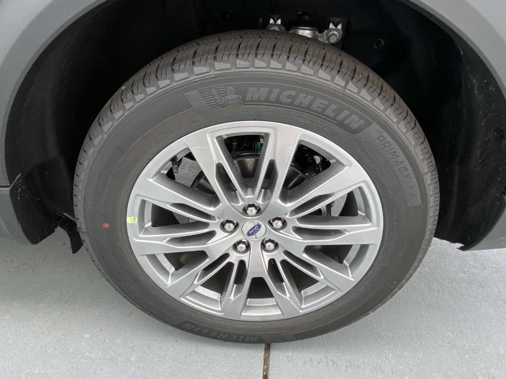 new 2025 Ford Explorer car, priced at $49,820