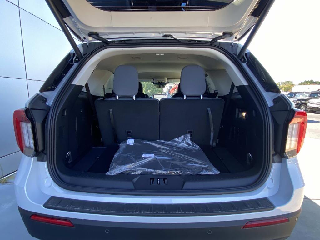 new 2025 Ford Explorer car, priced at $37,645