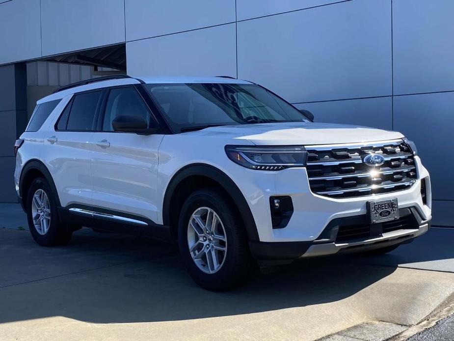 new 2025 Ford Explorer car, priced at $41,095