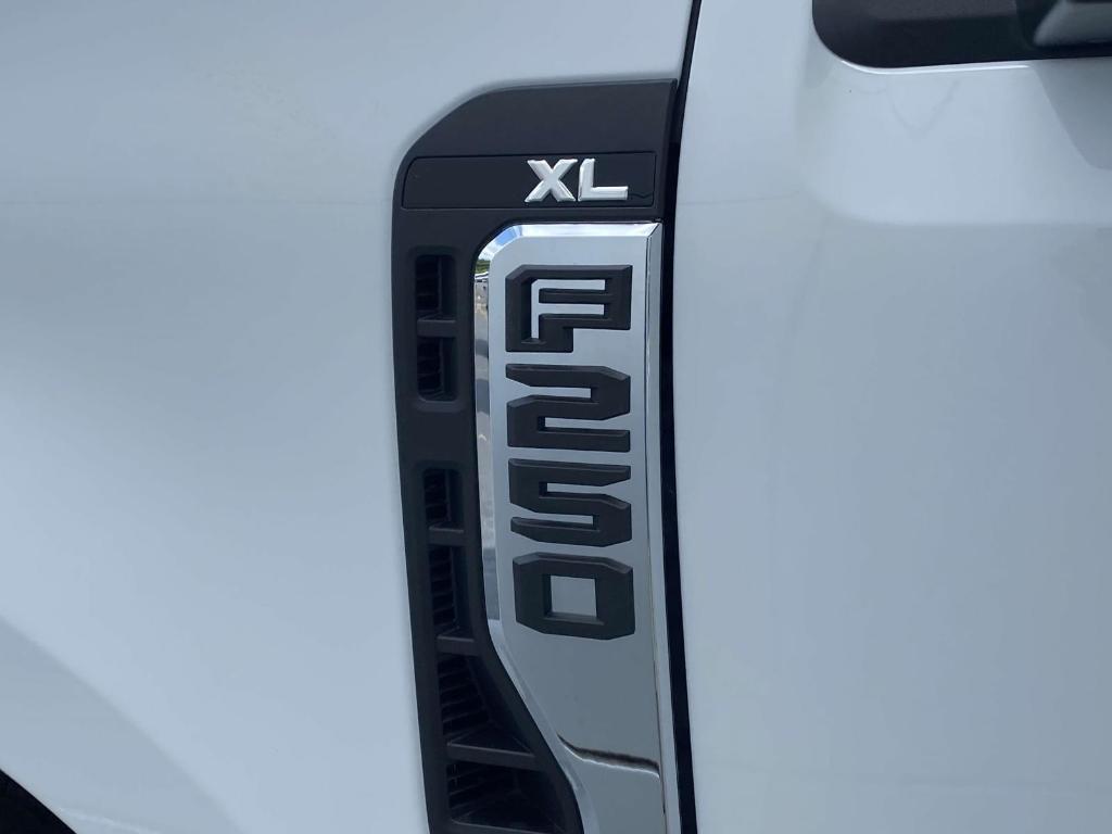 new 2025 Ford F-250 car, priced at $44,825