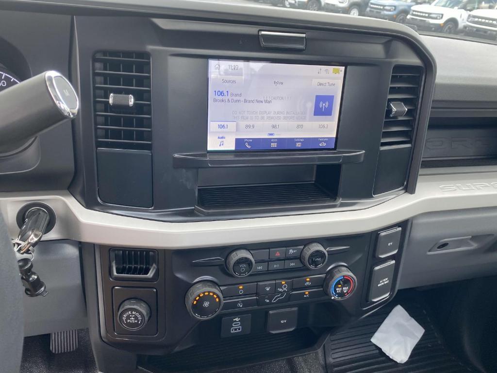 new 2025 Ford F-250 car, priced at $44,825