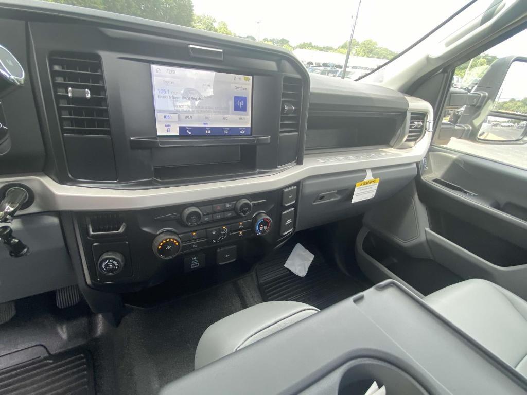 new 2025 Ford F-250 car, priced at $44,825