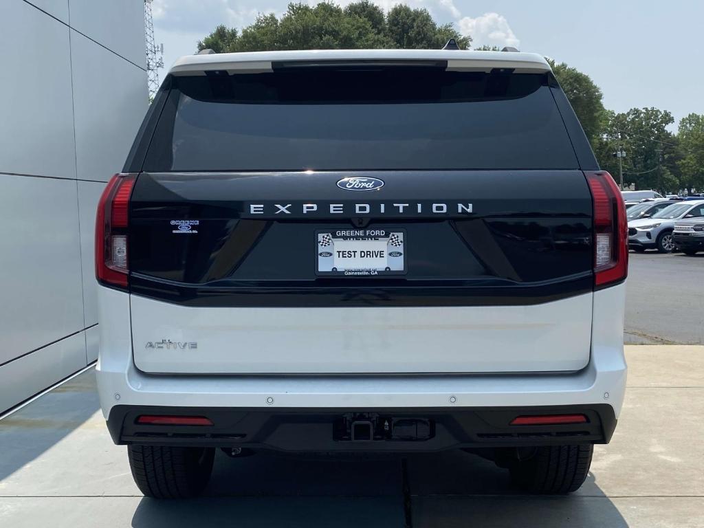 new 2025 Ford Expedition car, priced at $69,365