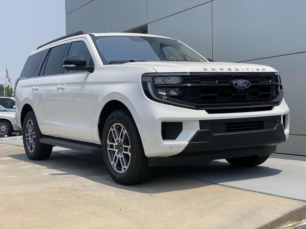 new 2025 Ford Expedition car, priced at $69,365