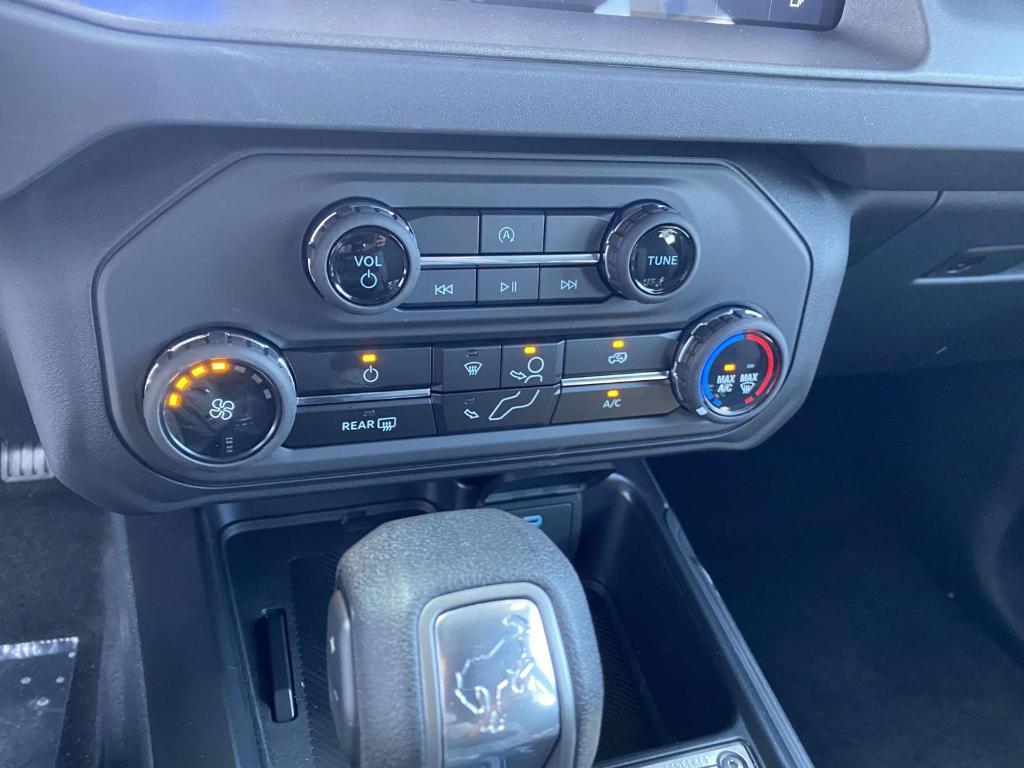 new 2025 Ford Bronco car, priced at $39,285