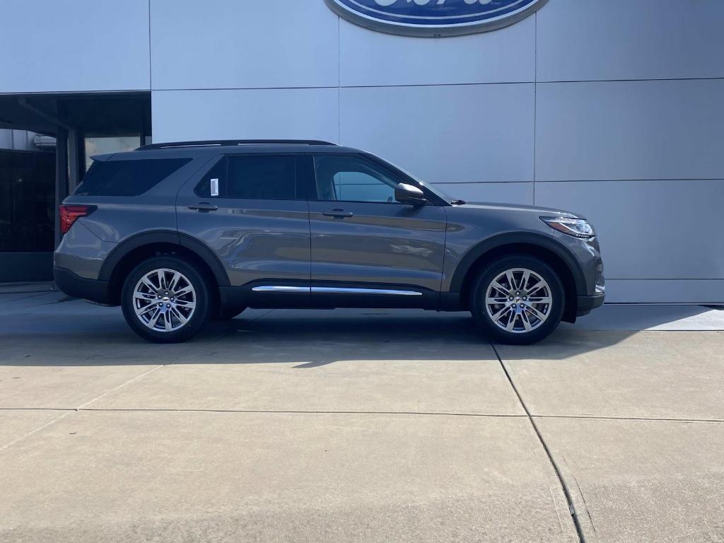 new 2025 Ford Explorer car, priced at $45,955