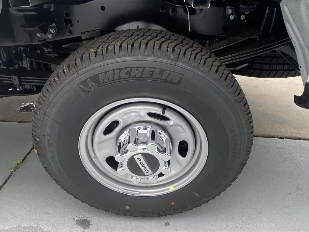 new 2025 Ford F-250 car, priced at $66,305