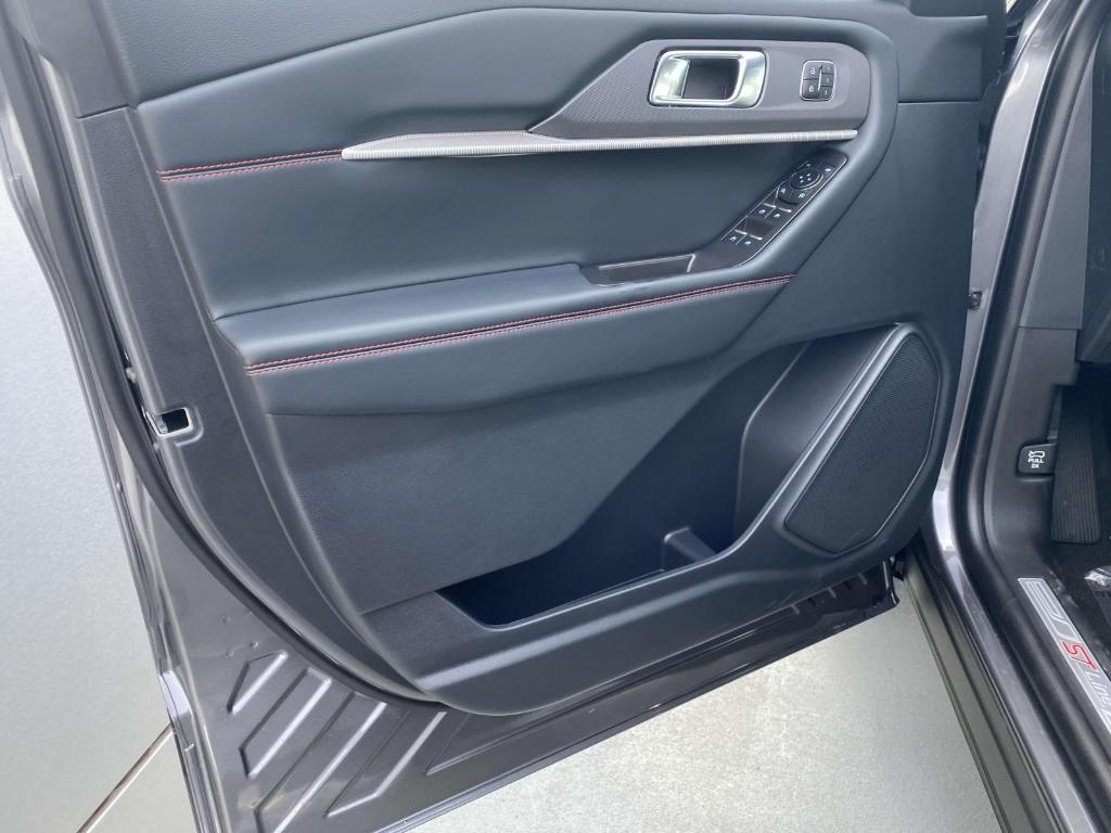 new 2025 Ford Explorer car, priced at $43,675