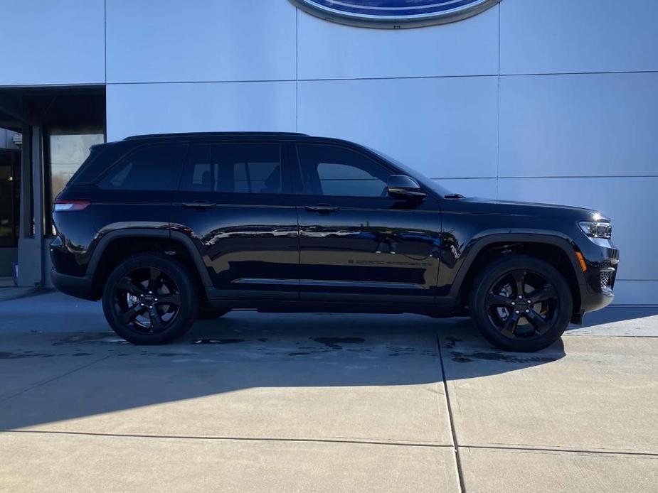 used 2023 Jeep Grand Cherokee car, priced at $35,995