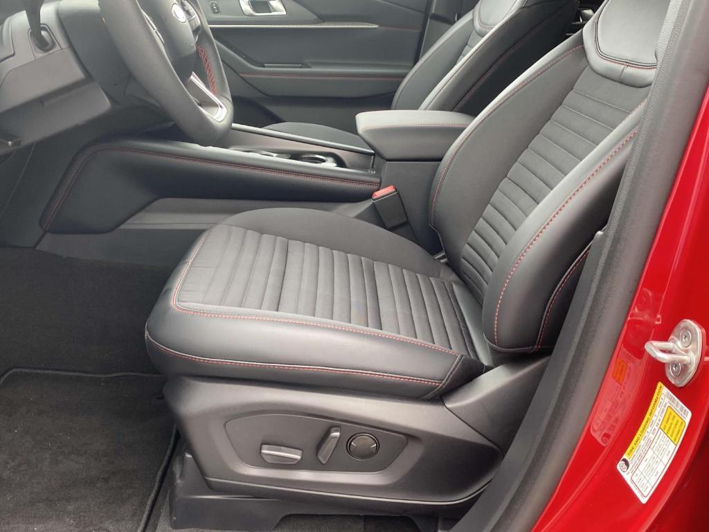 new 2025 Ford Explorer car, priced at $45,512