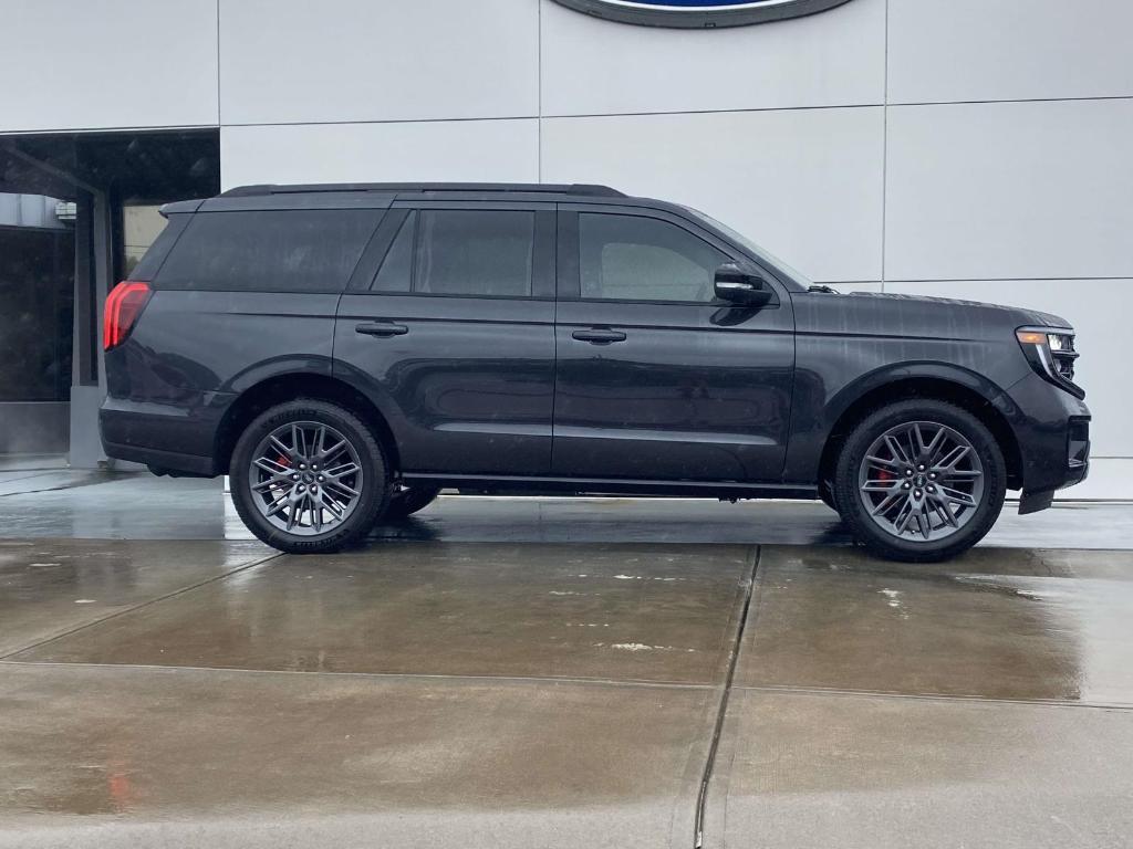 new 2025 Ford Expedition car, priced at $82,225