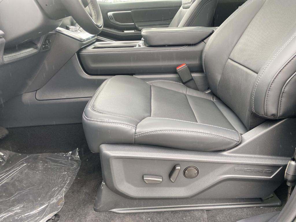 new 2025 Ford Expedition car, priced at $82,225