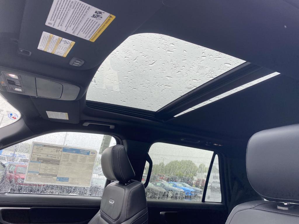 new 2025 Ford Expedition car, priced at $82,225