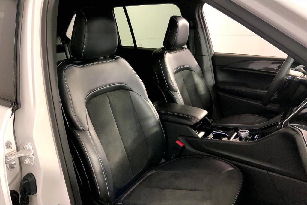 used 2023 Jeep Grand Cherokee car, priced at $27,000