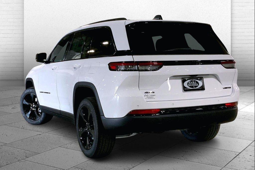 new 2025 Jeep Grand Cherokee car, priced at $46,277