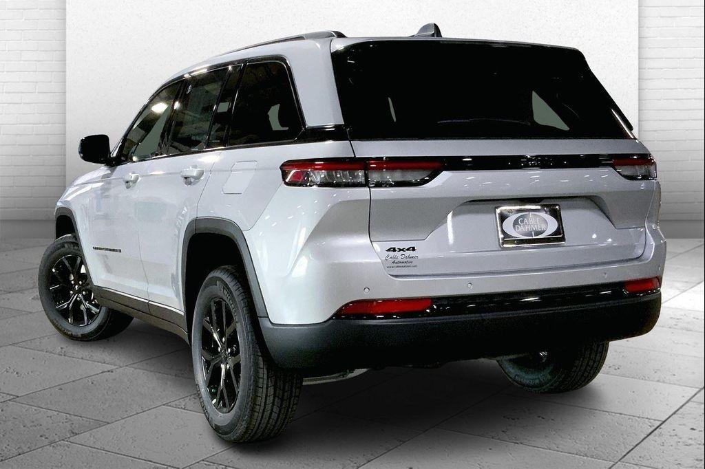 new 2025 Jeep Grand Cherokee car, priced at $37,269