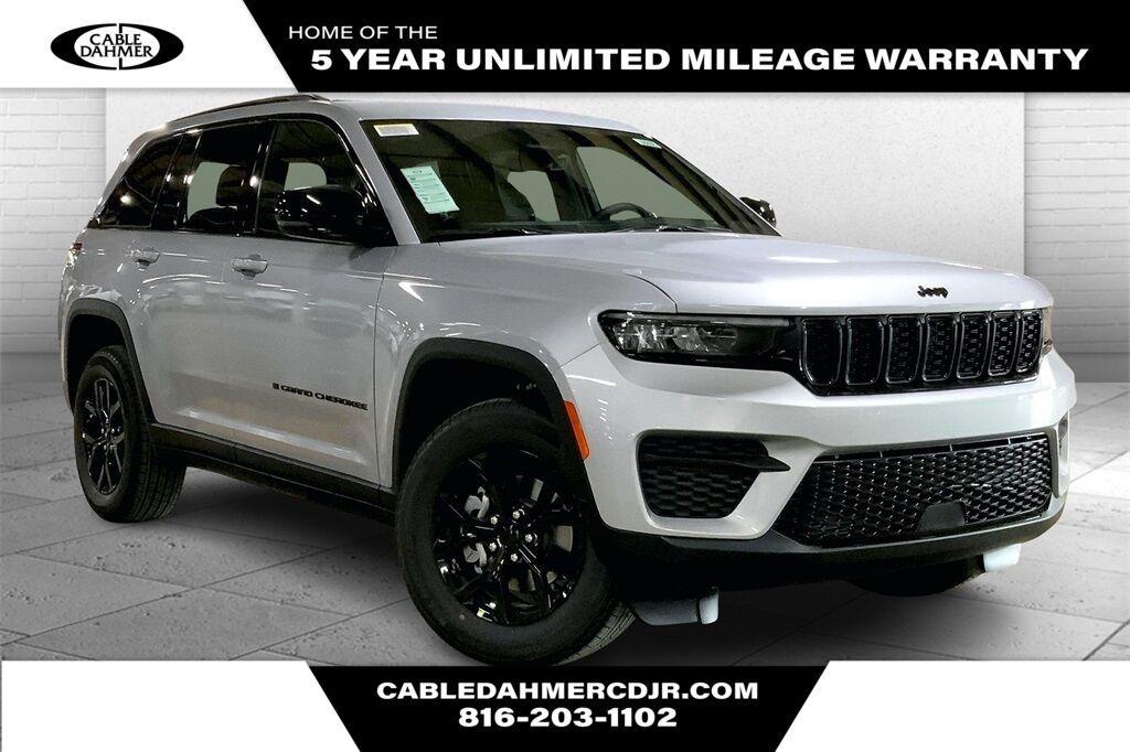 new 2025 Jeep Grand Cherokee car, priced at $49,710
