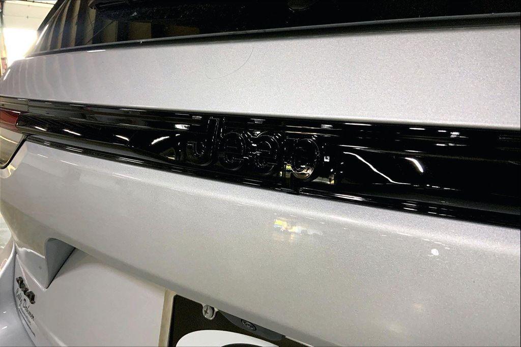 new 2025 Jeep Grand Cherokee car, priced at $37,269