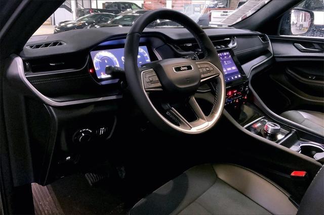 new 2025 Jeep Grand Cherokee car, priced at $38,916
