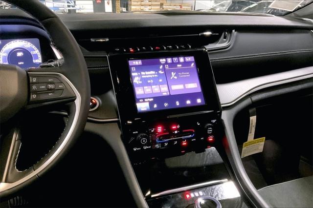 new 2025 Jeep Grand Cherokee car, priced at $38,916