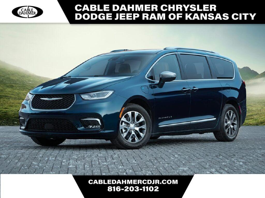 used 2022 Chrysler Pacifica Hybrid car, priced at $32,000