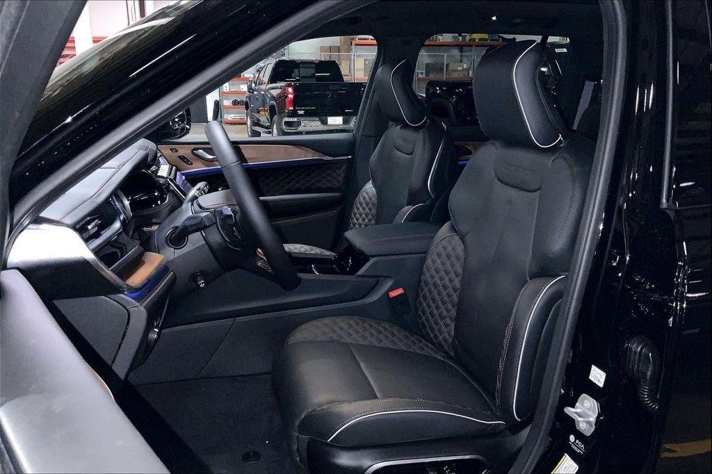 new 2025 Jeep Grand Cherokee car, priced at $67,943