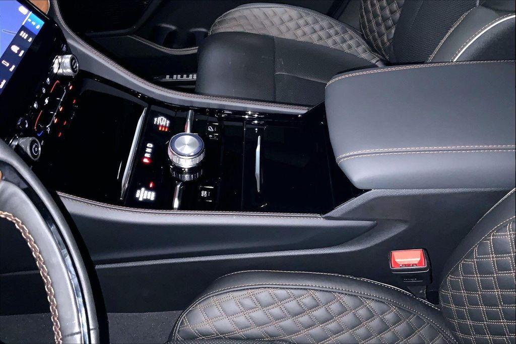 new 2025 Jeep Grand Cherokee car, priced at $67,943