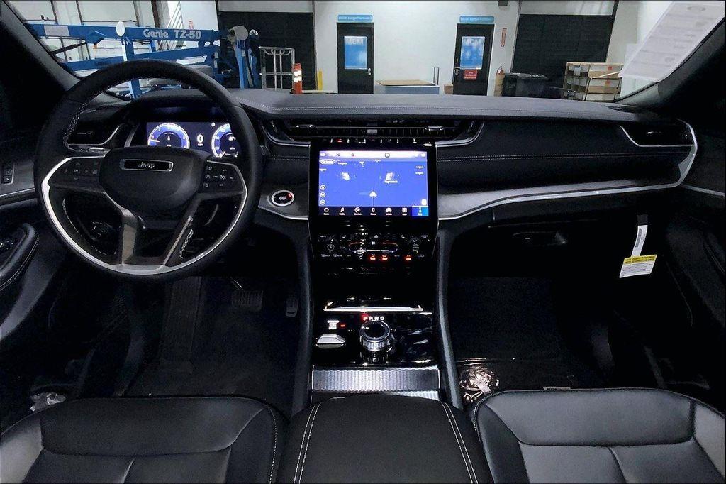 new 2025 Jeep Grand Cherokee L car, priced at $47,013