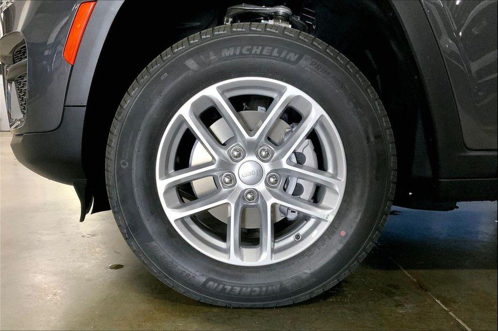 new 2025 Jeep Grand Cherokee car, priced at $34,918