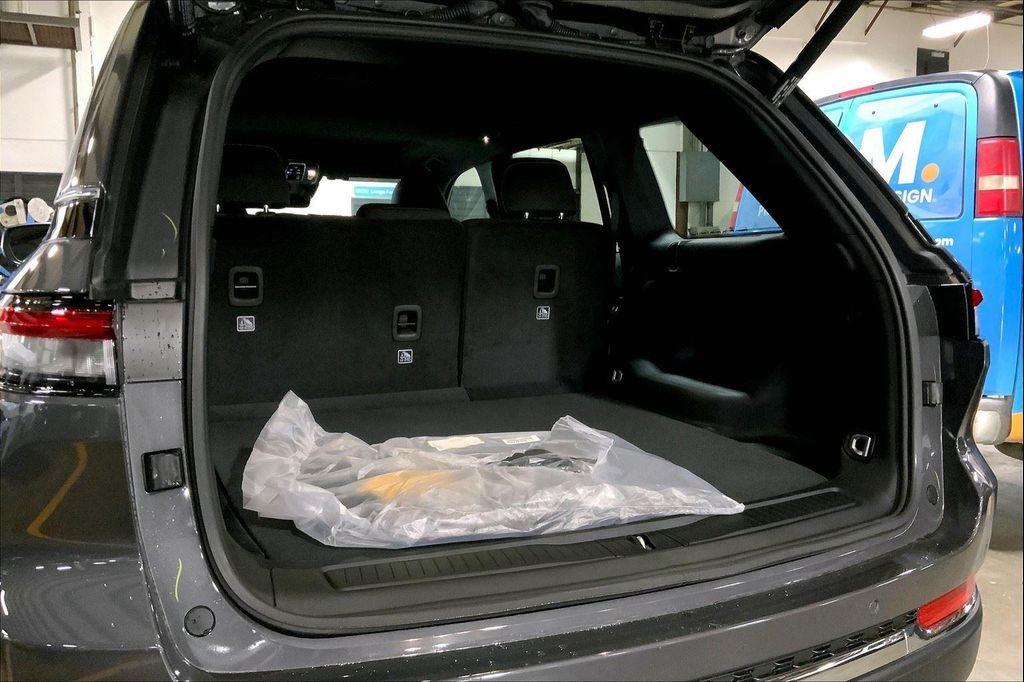 new 2025 Jeep Grand Cherokee car, priced at $34,918