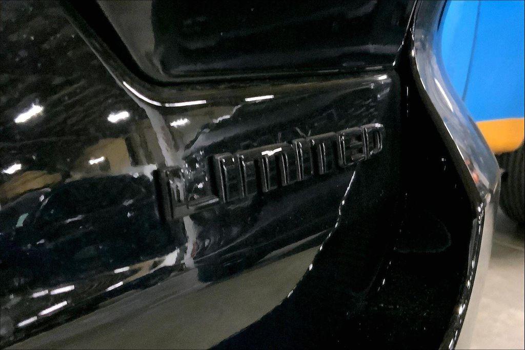 new 2025 Jeep Grand Cherokee car, priced at $45,929