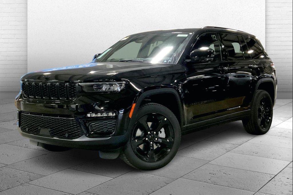 new 2025 Jeep Grand Cherokee car, priced at $45,929