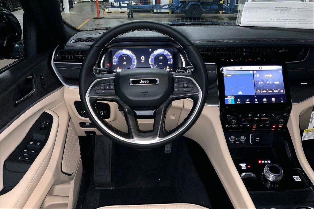 new 2025 Jeep Grand Cherokee car, priced at $46,229