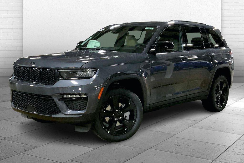 new 2025 Jeep Grand Cherokee car, priced at $46,229