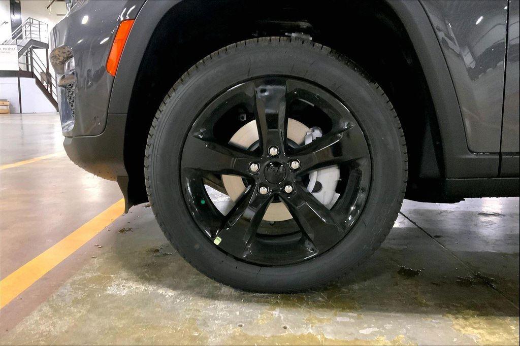 new 2025 Jeep Grand Cherokee car, priced at $46,229