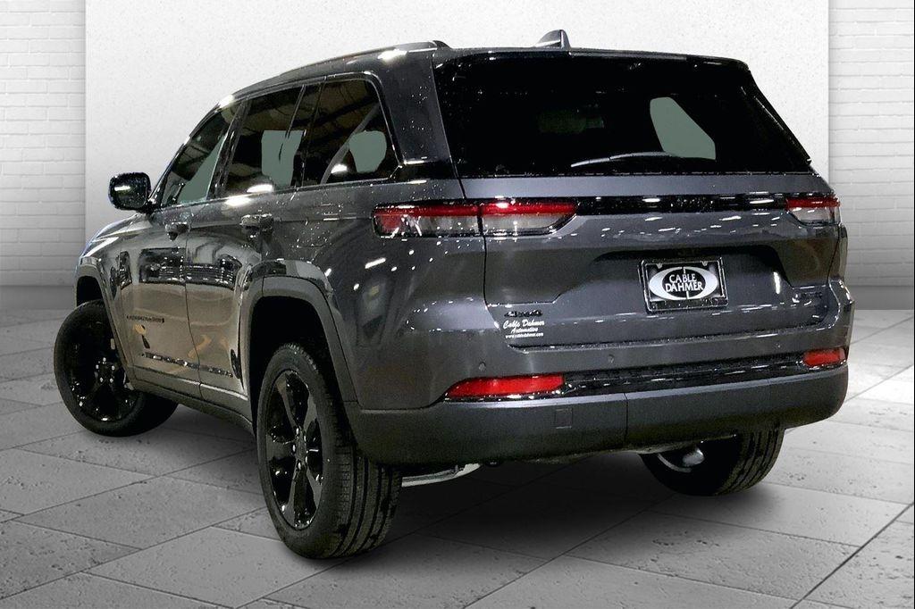 new 2025 Jeep Grand Cherokee car, priced at $46,229