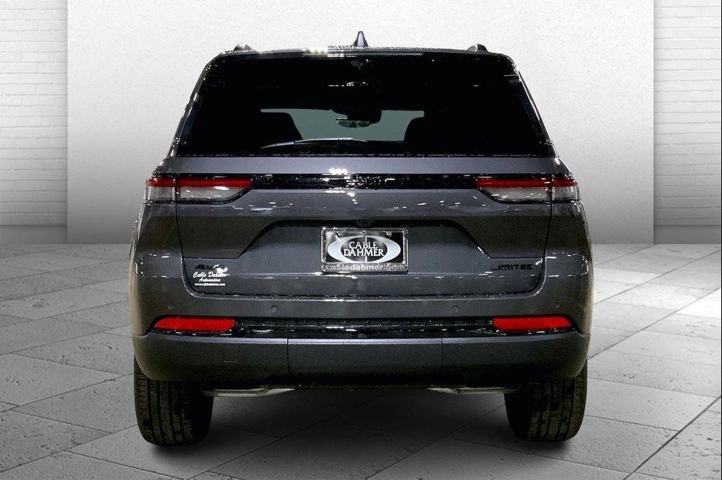 new 2025 Jeep Grand Cherokee car, priced at $46,229