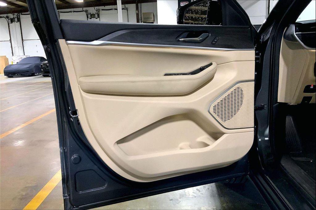 new 2025 Jeep Grand Cherokee car, priced at $46,229