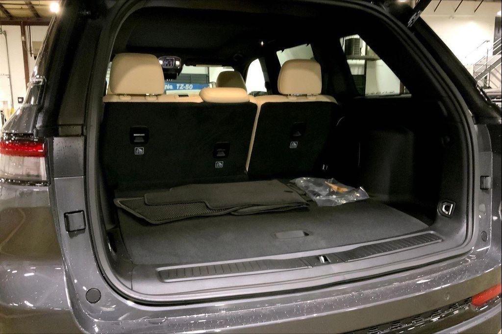 new 2025 Jeep Grand Cherokee car, priced at $46,229